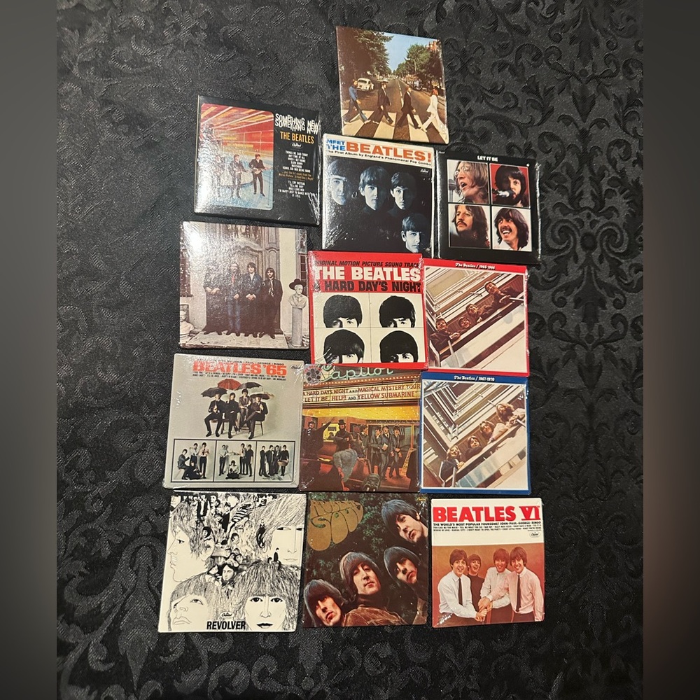Lot of 13 Beatles Chu-bops Mini Albums Collectibles
sealed REF #13889